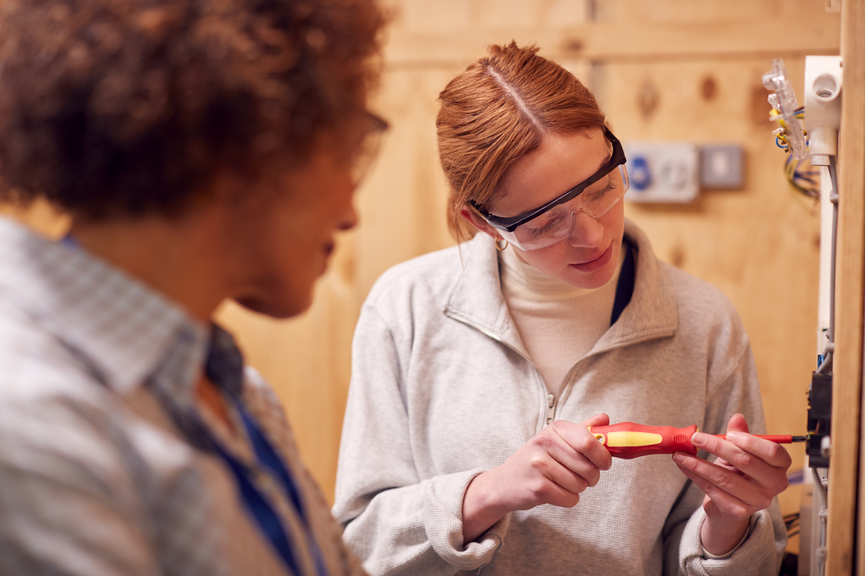 2365-02 Level 2 Diploma in Electrical Installations (Buildings and Structures)